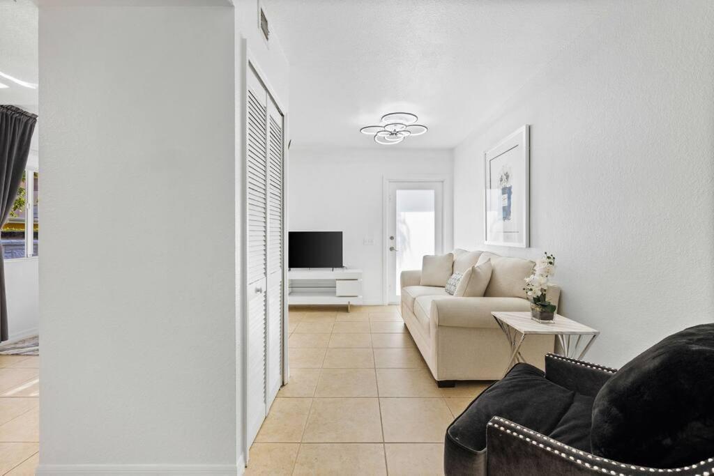 Beautiful Apartment In The Heart Of Miami Apt 8 Екстериор снимка